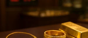Gold prices in Pakistan fall by Rs3,000 per tola on global dip