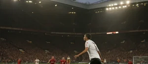 Solanke’s late header salvages Tottenham draw at Man United